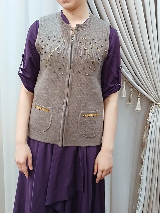 Ayollar kiyimi sotiladi