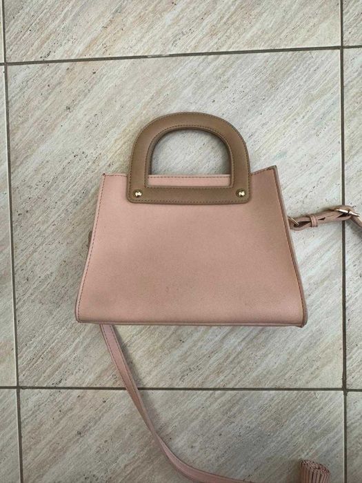 Сумка нежно-розовая с ремешком