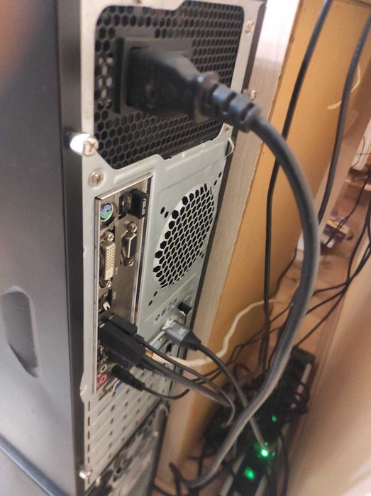 Sistem Desktop Gigabyte - Intel i3 3.60GHz