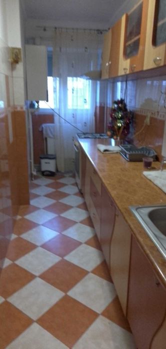 Inchiriez garsoniera in Adjud