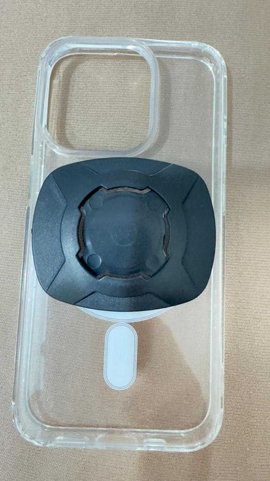 Husa telefon Iphone 15 pro cu sistem prindere Quad lock