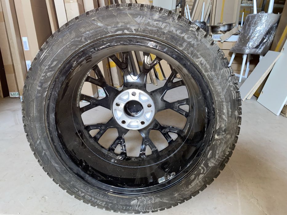 Шины От BMW комплект