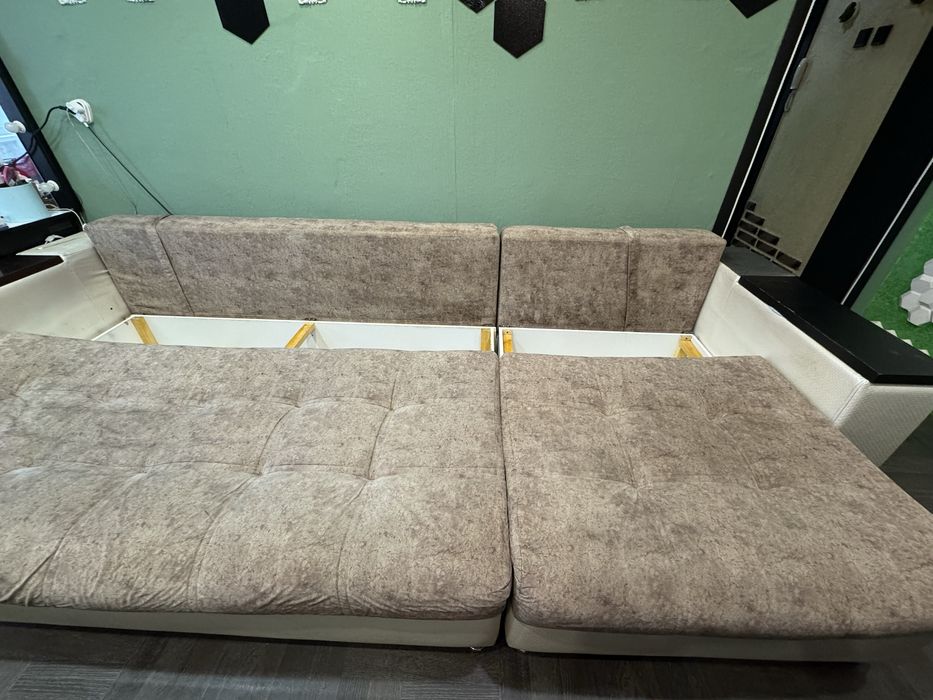 Продам Диван с пуфом