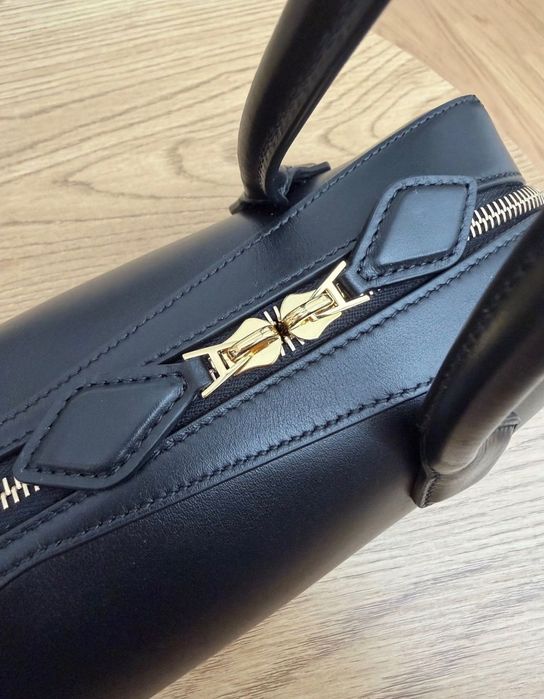 Alaïa Le Teckel Bag/чанта