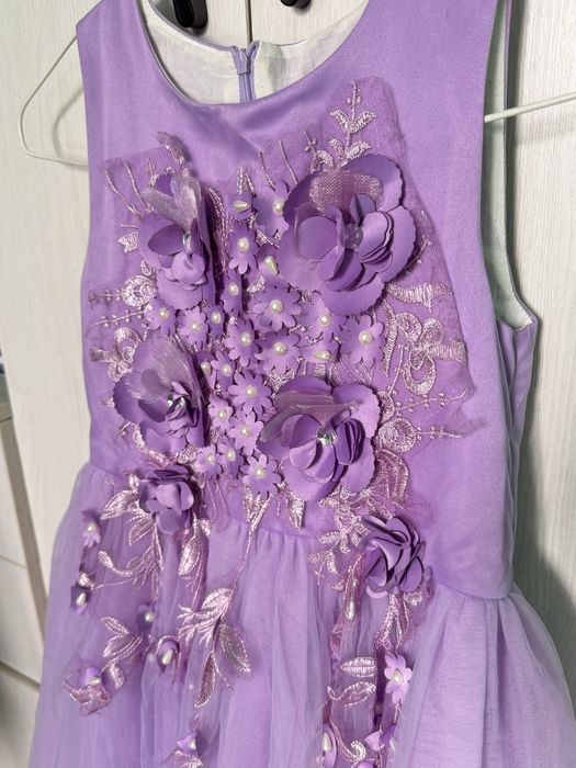 Вечернее, пышное платье для девочек 7-8лет