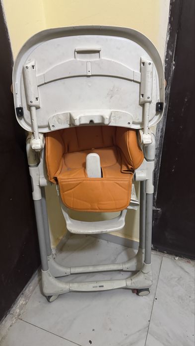 Детское кресло со столиком PegPerego