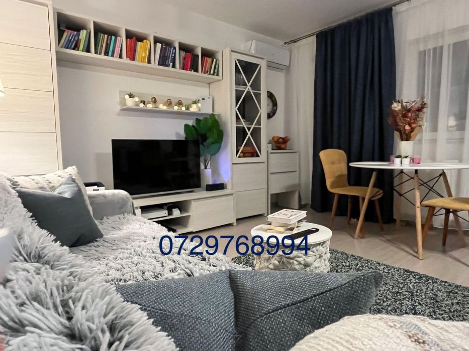 Vand apartament cu 3 camere + loc de parcare