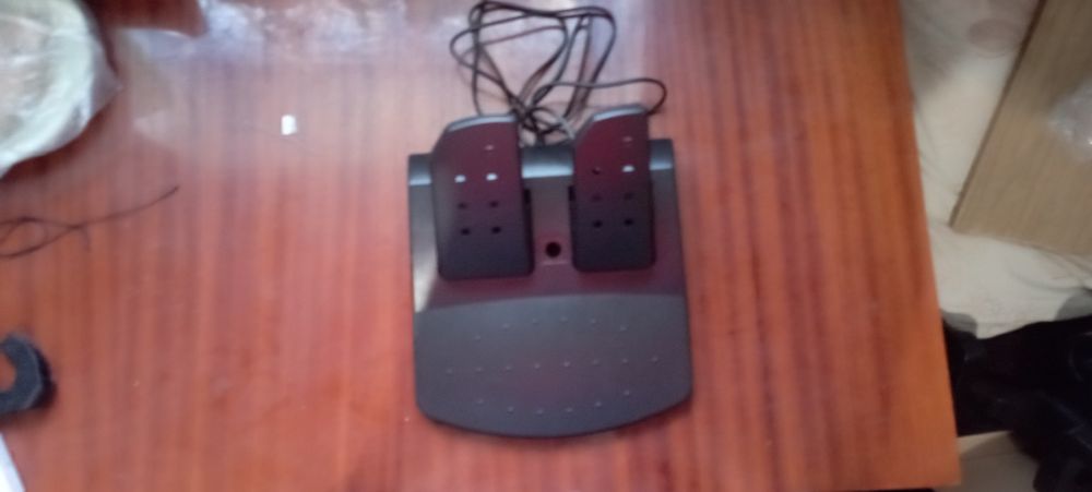 Игровой руль для компьютеров и консолей