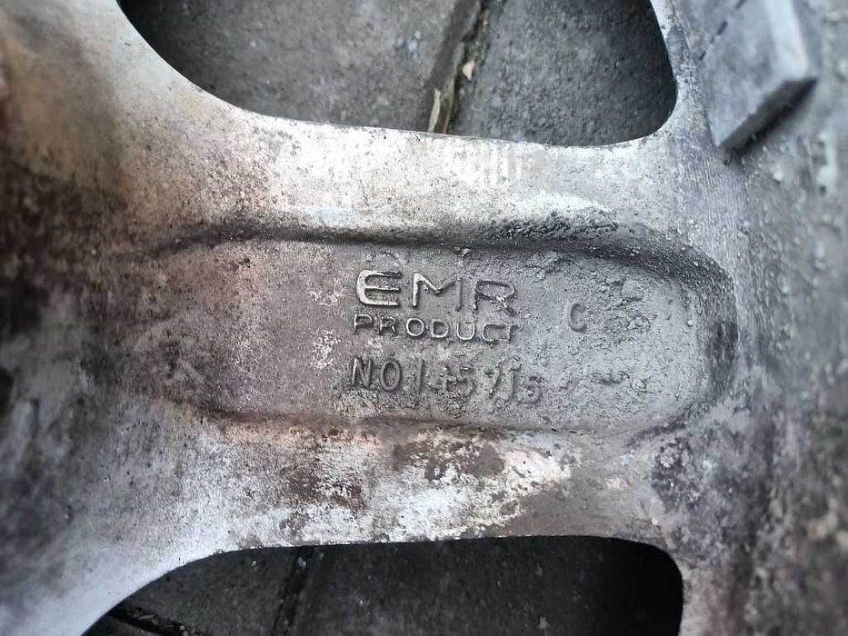 Продам оригинальные легкосплавные диски "EMR" на BMW 5 е39.