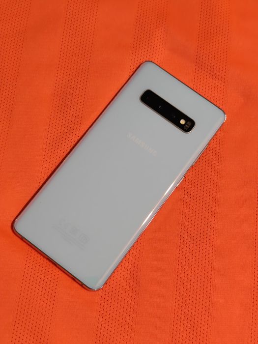 Samsung S10 Plus 128 gb Ram 8 android 12