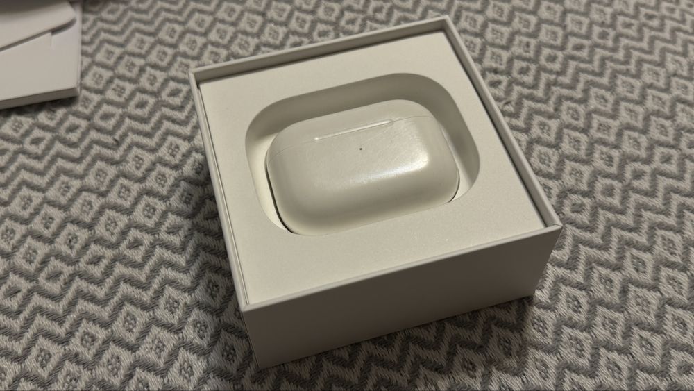Airpods 2 pro оригнал ligtning