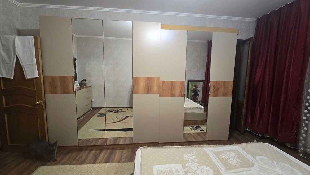 Продам спальный гарнитур