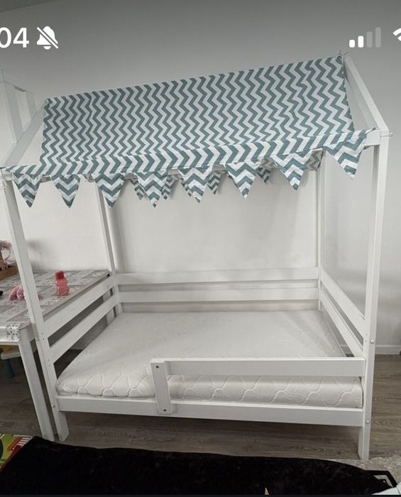 Кровать домик с матрасом