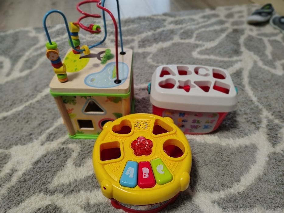 Vând lot jucării bebe