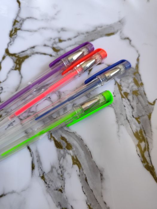 Цветные блестящие ручки