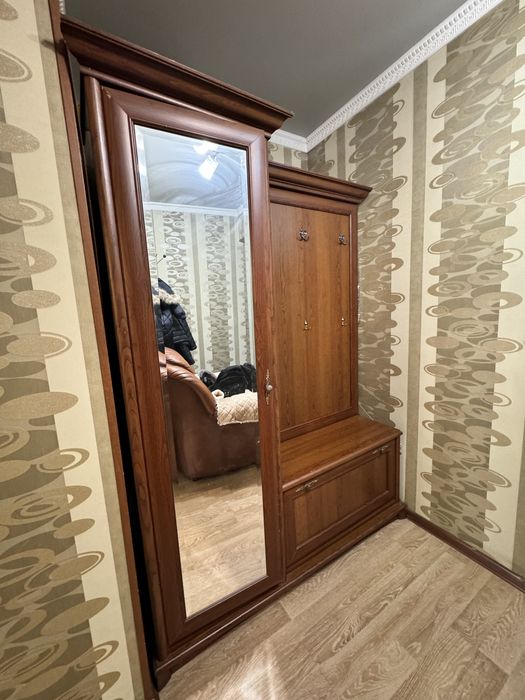 Продам шкаф в прихожую