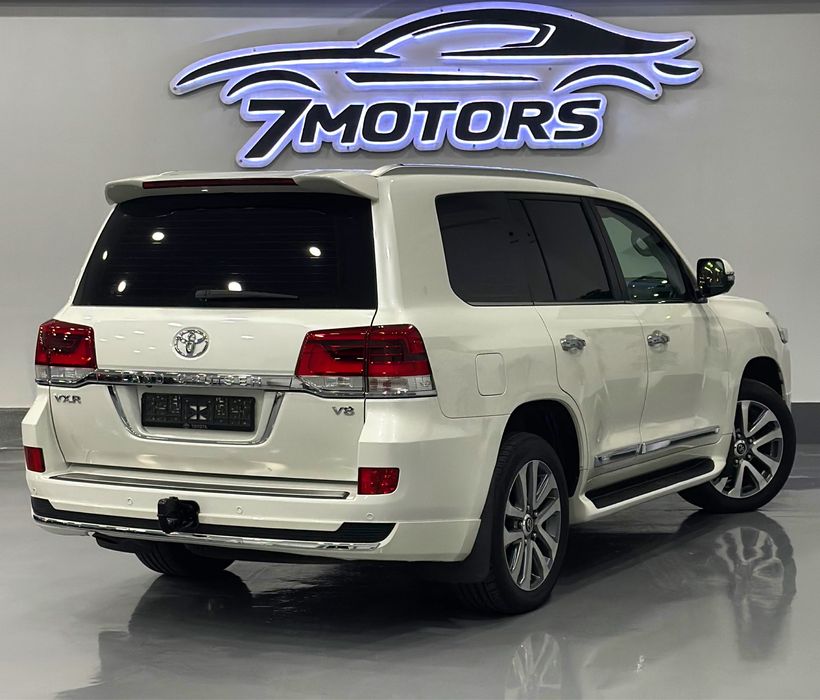 Toyota Land Cruiser 200
