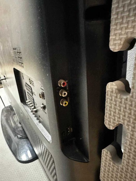 Телевизор широкоформатный