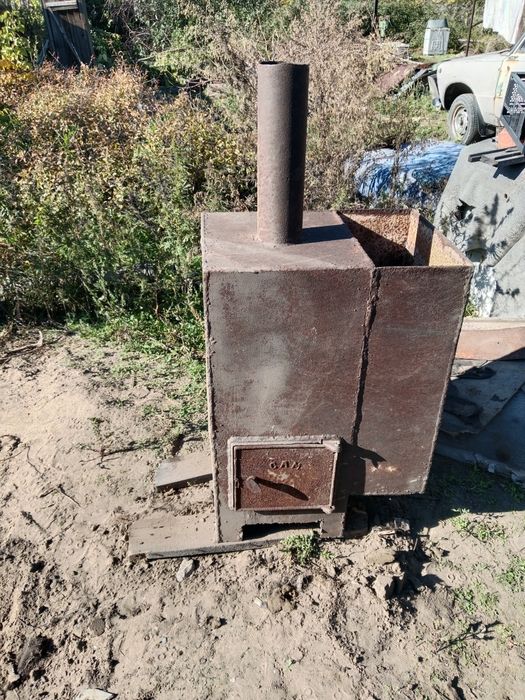 Продам клетку попугаям.