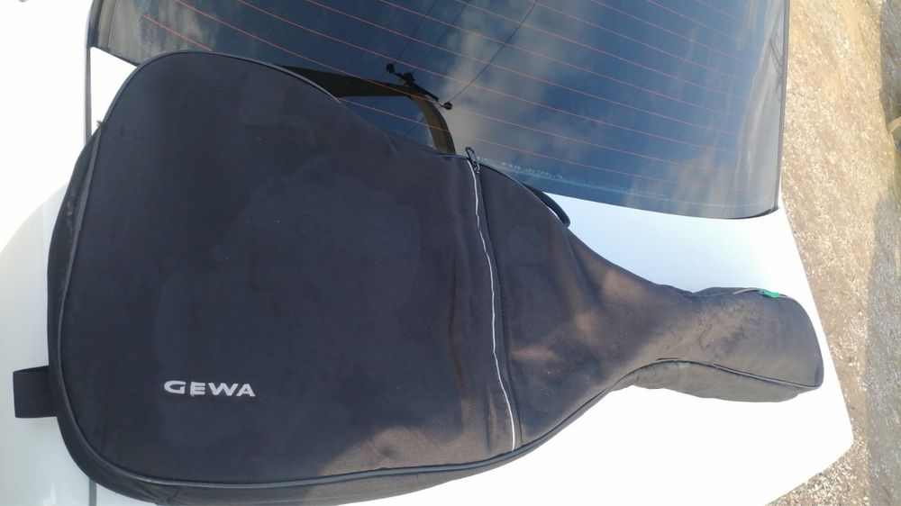 Гитара в хорошем состоянии