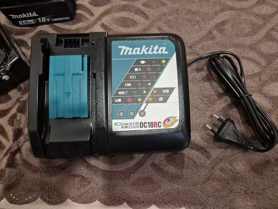 Комплект Макита 2бр. оригинални батерии 6Ah Makita BL1860B и оригинално бързо зарядно DC18RC LXT 18V Makita