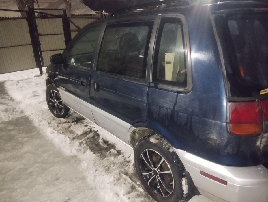 Машина МisubishiRVR