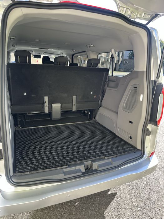 Inchiriez Microbuz  8+1