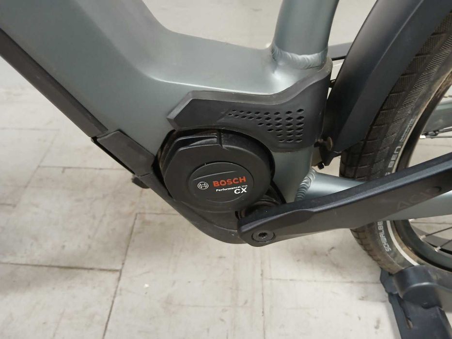 Vănd bicicletă electrică CUBE Kathmandu 625 Marime L 625wh aproape nou 810km