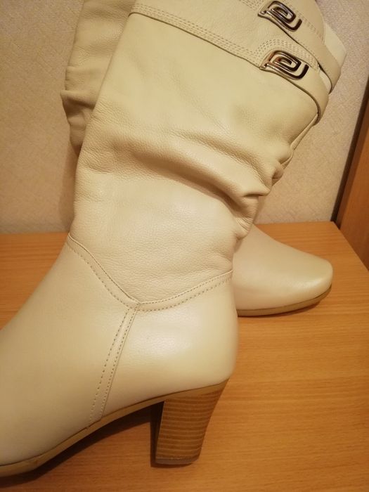 Сапоги молочные кожаные