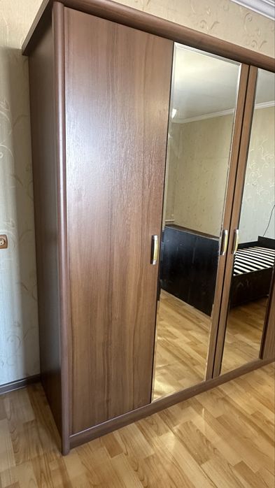 Продам спальный гарнитур