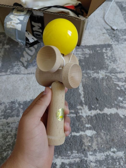 Kendama originala cu 4 cupe