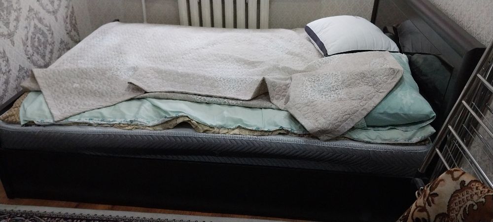 Продам 2-х спальную кровать