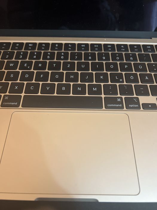MacBook Air M4 16GB RAM / 256GB SSD – ca NOU, GARANȚIE