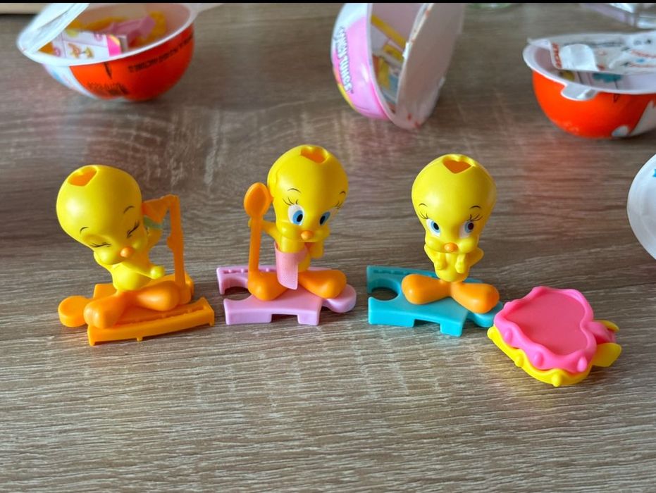 Kinder surprise играчки