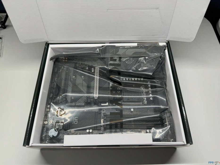 Материнская плата Gigabyte Z790 UD AC