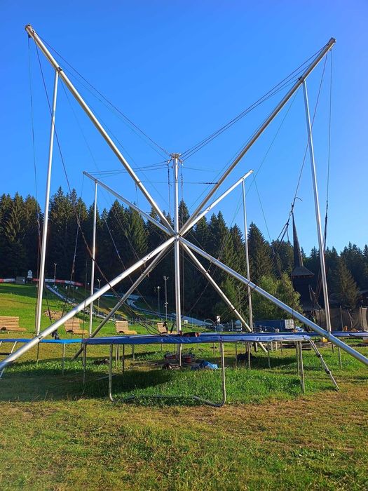 VAND BUNGEE JUMPING Trambuline 4 locuri