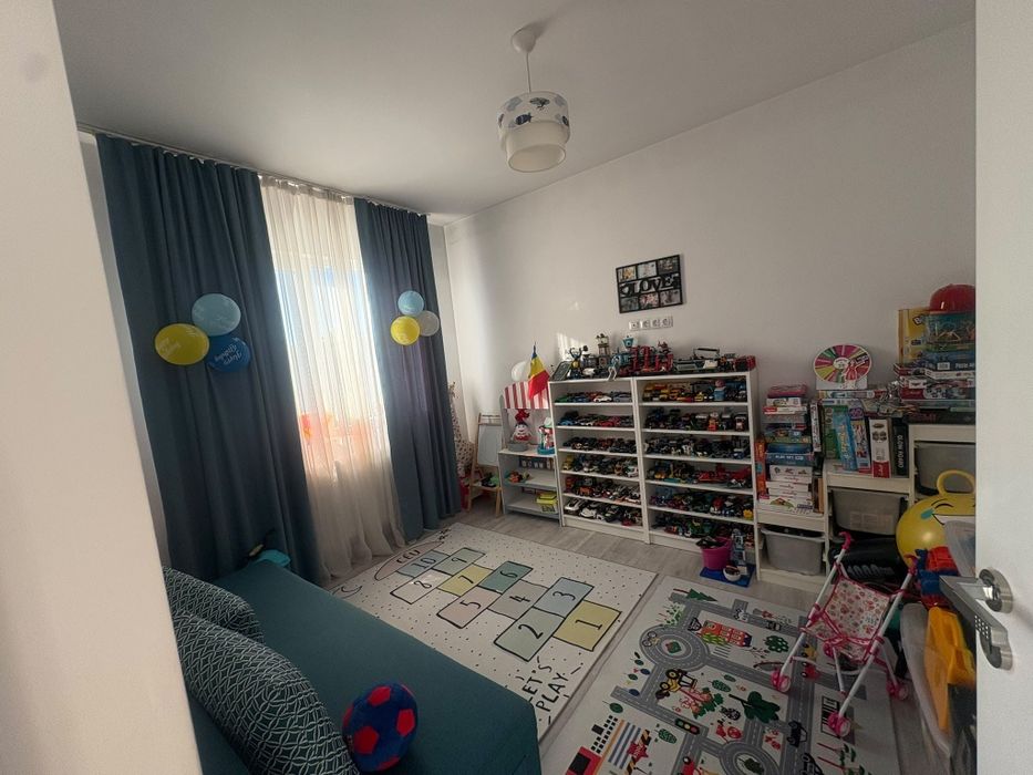 Apartament 3 camere de vanzare, 80 mp + loc parcare – Breazu