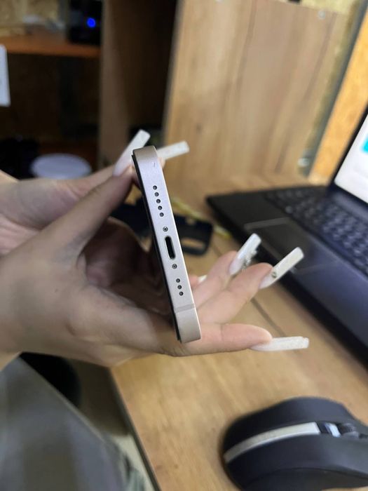 Iphone 13 розовый