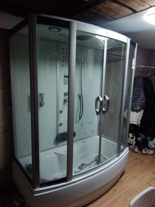 Душевая кабина с парогенератором