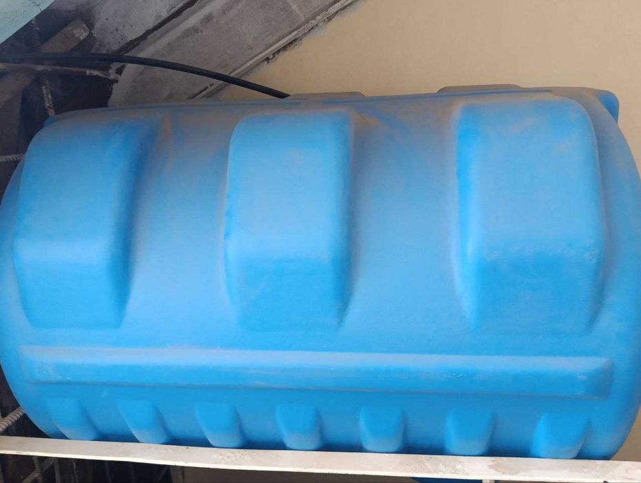 Емкость - пластмассовая бочка 1 тонна