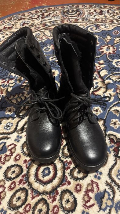 Берцы зимние ,новые 42 размер