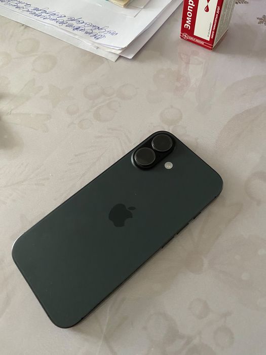 Черный Iphone 17 256