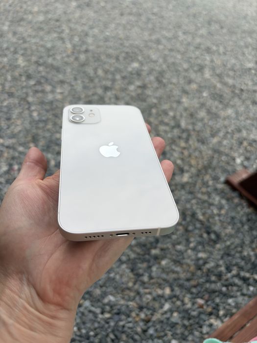 Vand Iphone 12.