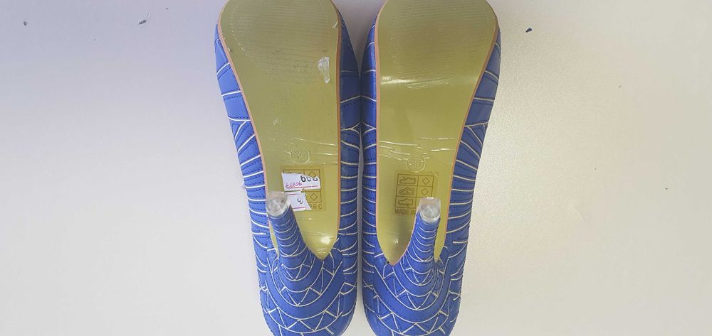Pantofi dama decupati