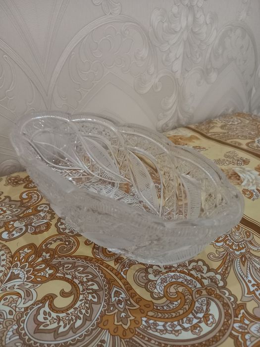 Хрустальная конфетница