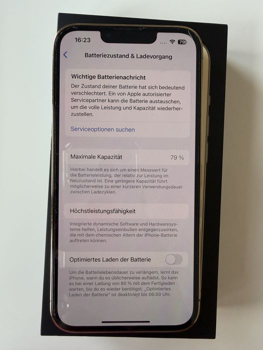 Iphone 13 PRO GOLD 256 GB с протектор и 10 кейса