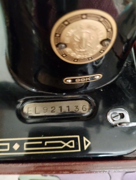 Mașină de cusut SINGER