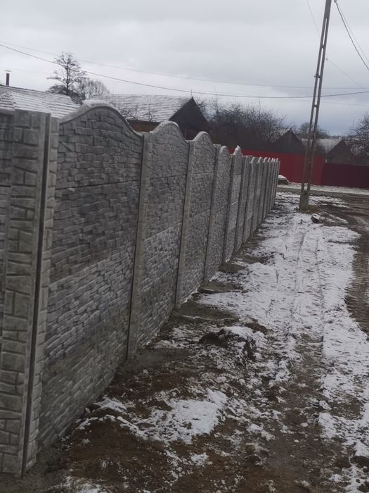 Gard din beton stalpi placi armate