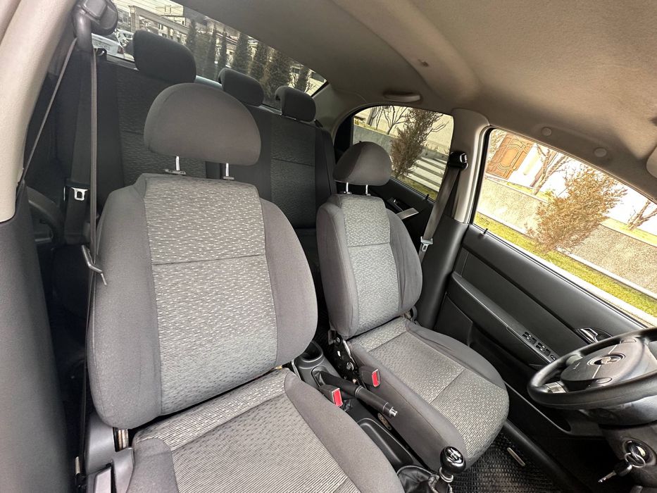 Nexia 3 sotiladi 2019 yil 70000 km