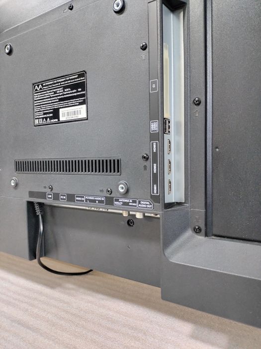 Продам тв AVA 40W5